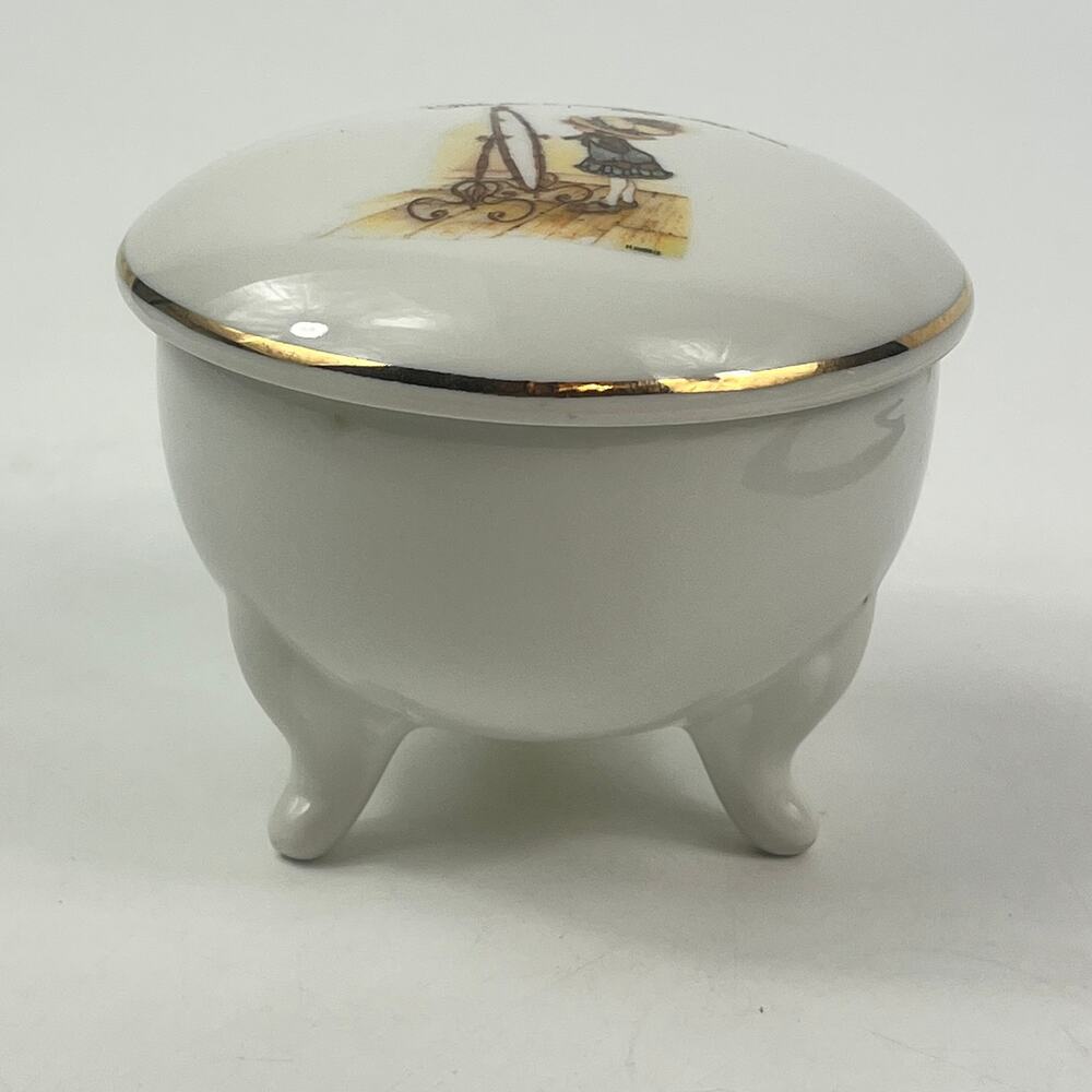 Holly Hobbie Porcelain Footed Trinket Box “Put On A Happy Face” Japan 1973 VTG - Picture 3 of 9